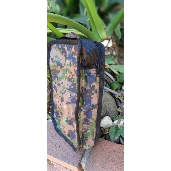 Hooked scale pouch camo with zip