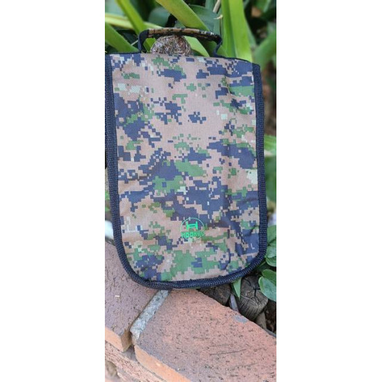 Hooked scale pouch camo with velcro